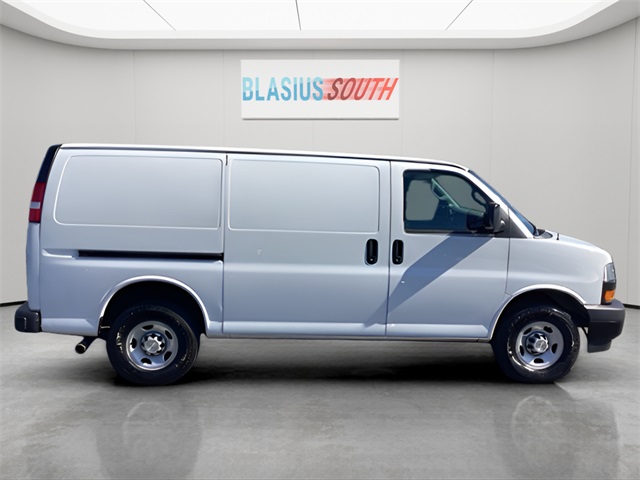 2021 Chevrolet Express 2500 Work Van photo 3