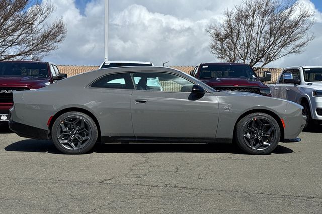 2025 Dodge Charger R/T photo 3
