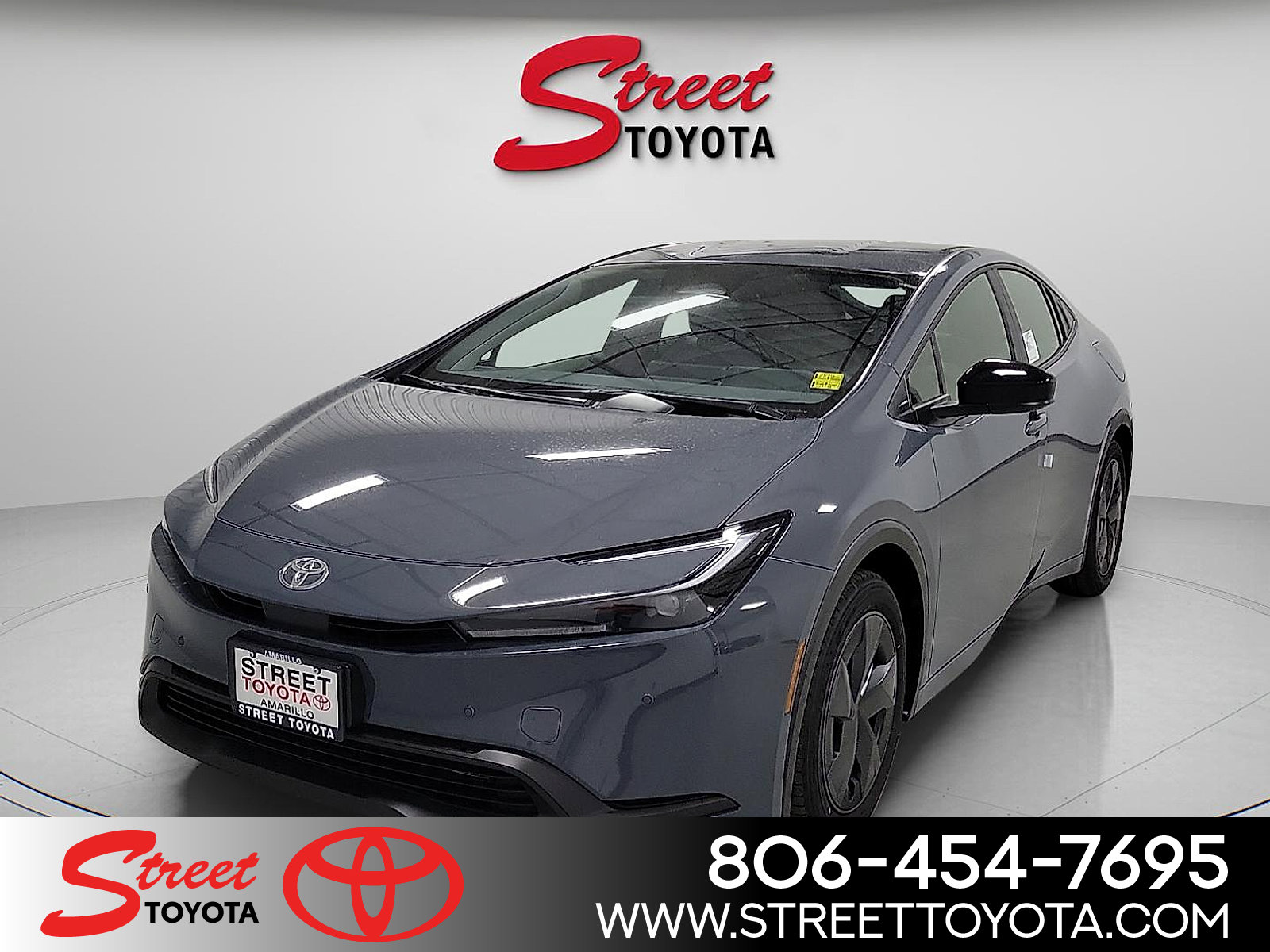 2026 Toyota Prius LE's photo