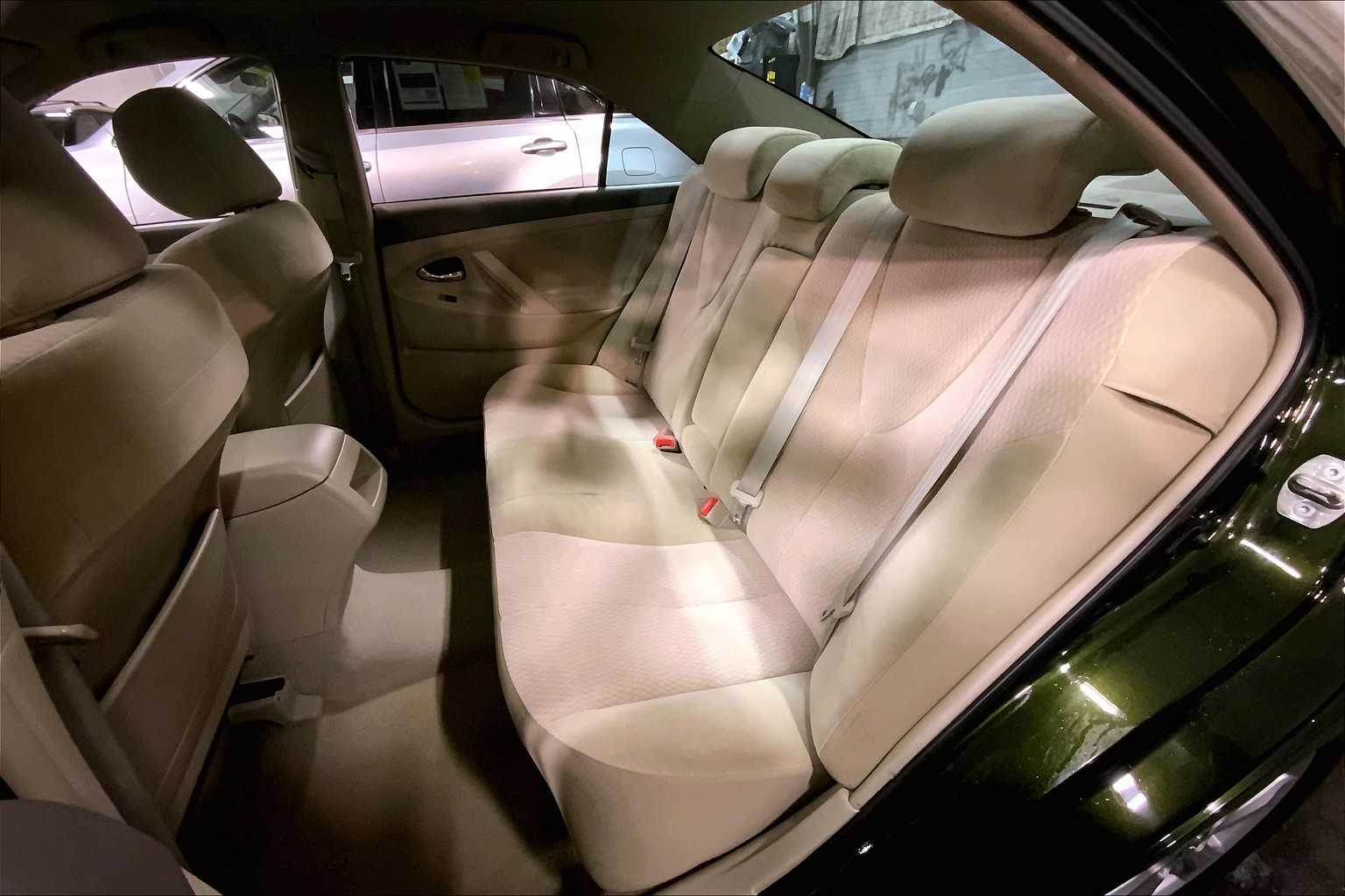 2011 Toyota Camry LE photo 19