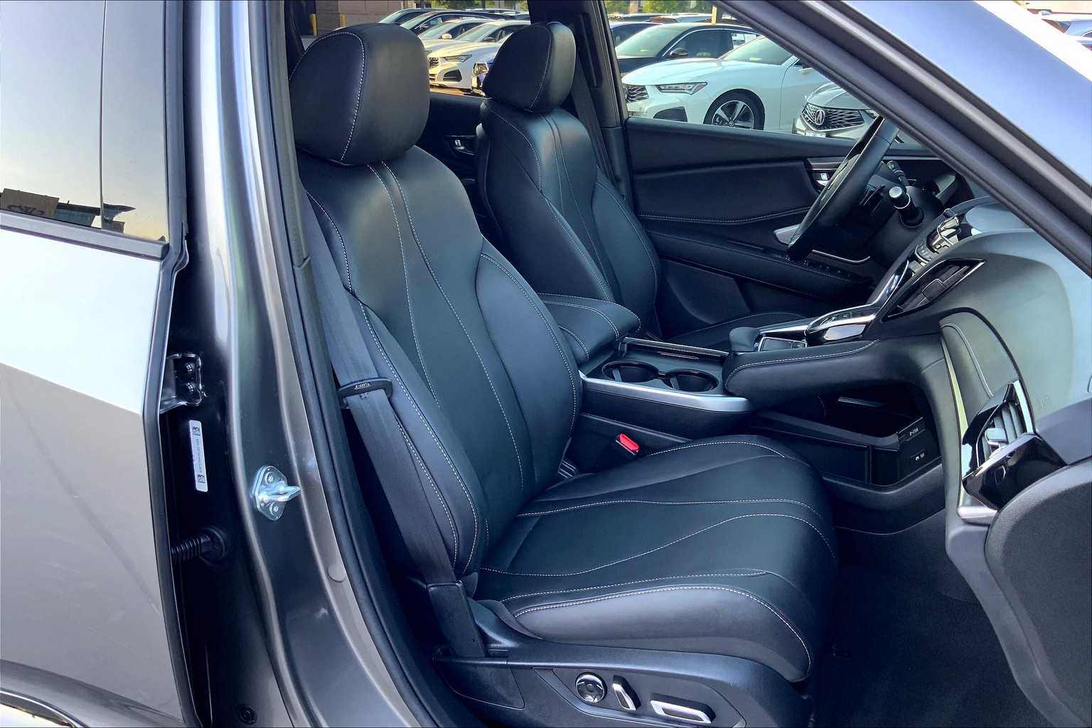 2025 Acura RDX photo 7