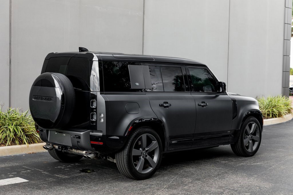 2024 Land Rover Defender Carpathian Edition photo 5