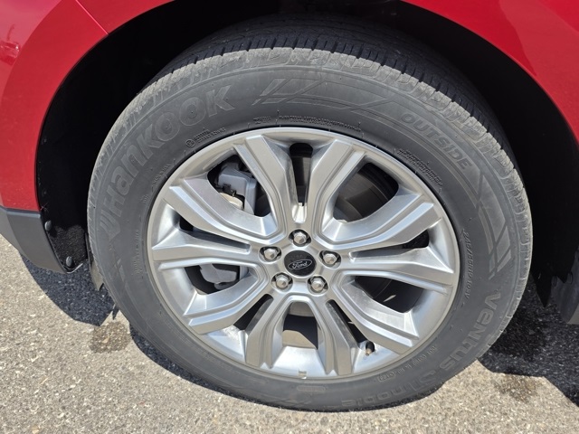 2024 Ford Edge Titanium photo 26