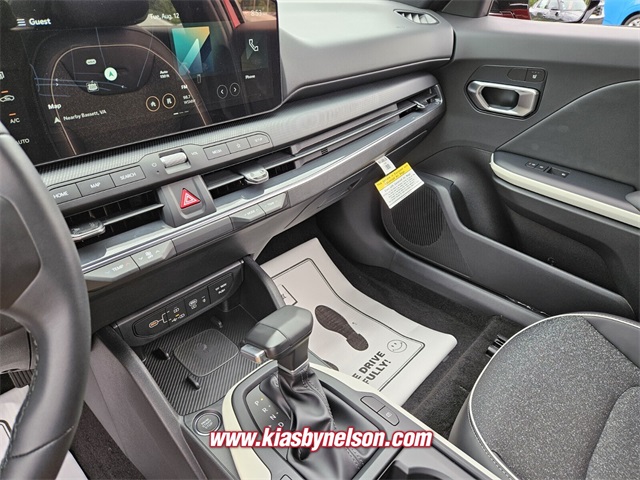 2025 Kia K4 GT-Line photo 9