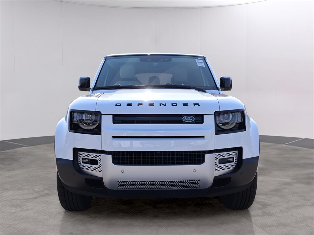 2025 Land Rover Defender 110 S photo 2