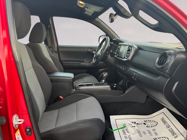 2020 Toyota Tacoma TRD Sport photo 14