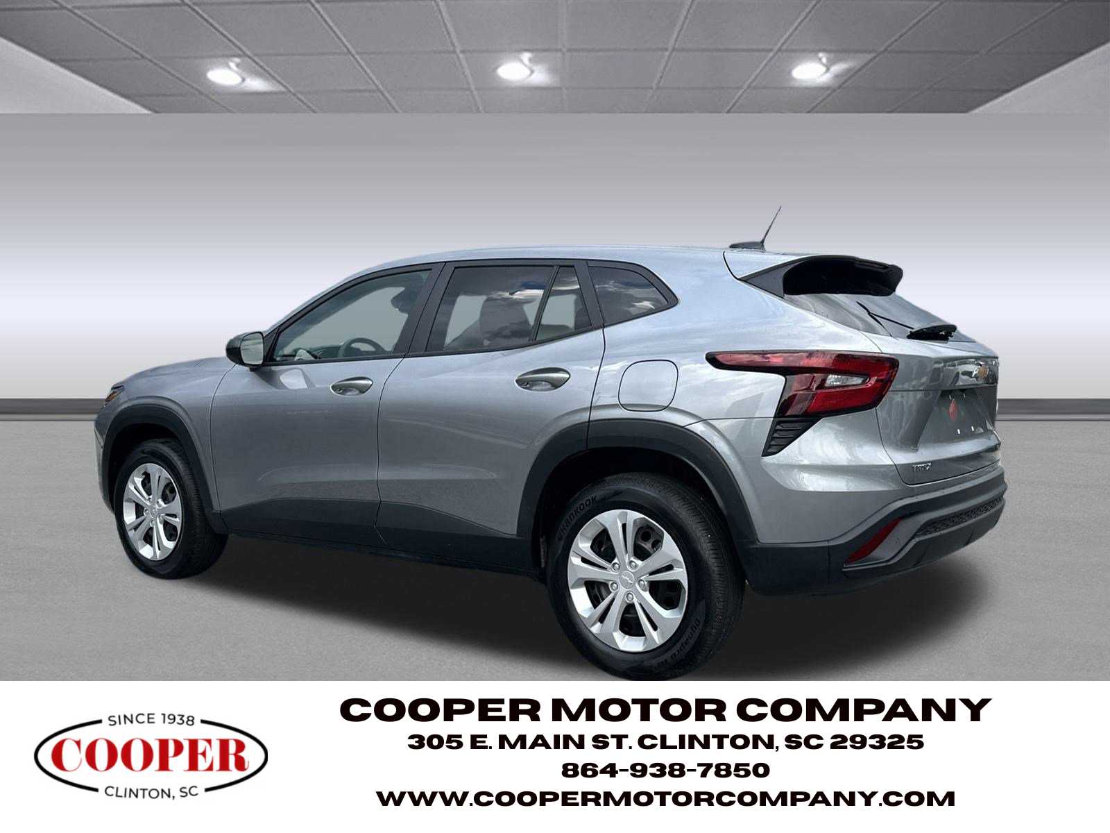 2025 Chevrolet Trax LS photo 5