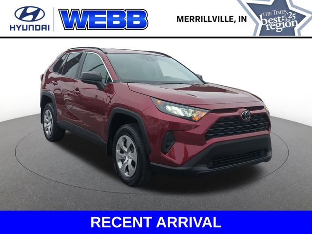 2021 Toyota RAV4 LE's photo