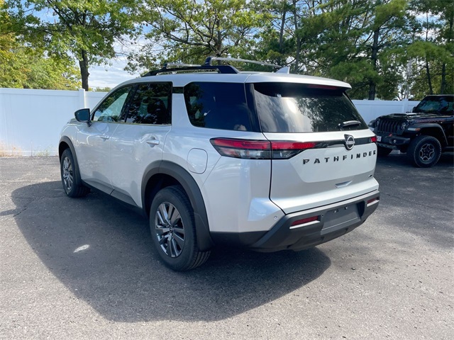 2025 Nissan Pathfinder SV photo 11