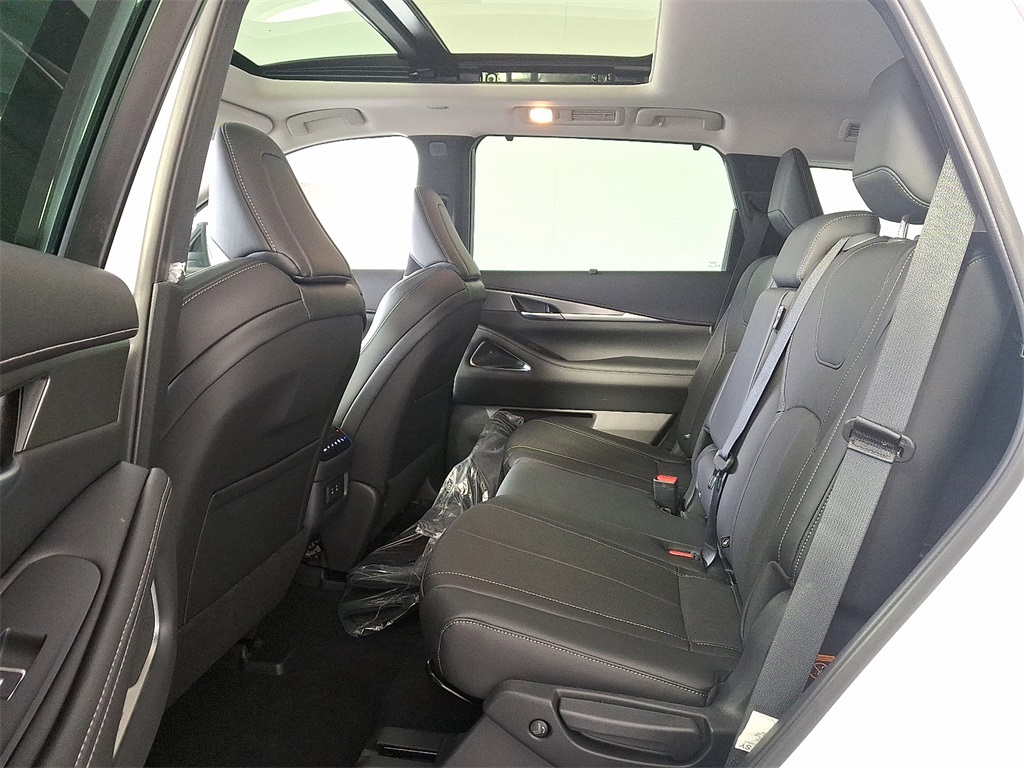 2026 Infiniti QX60 Luxe AWD photo 11