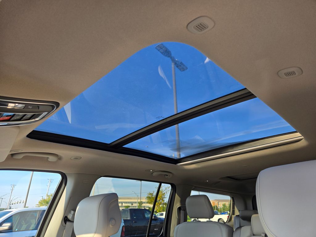 2024 Jeep Wagoneer Base photo 24