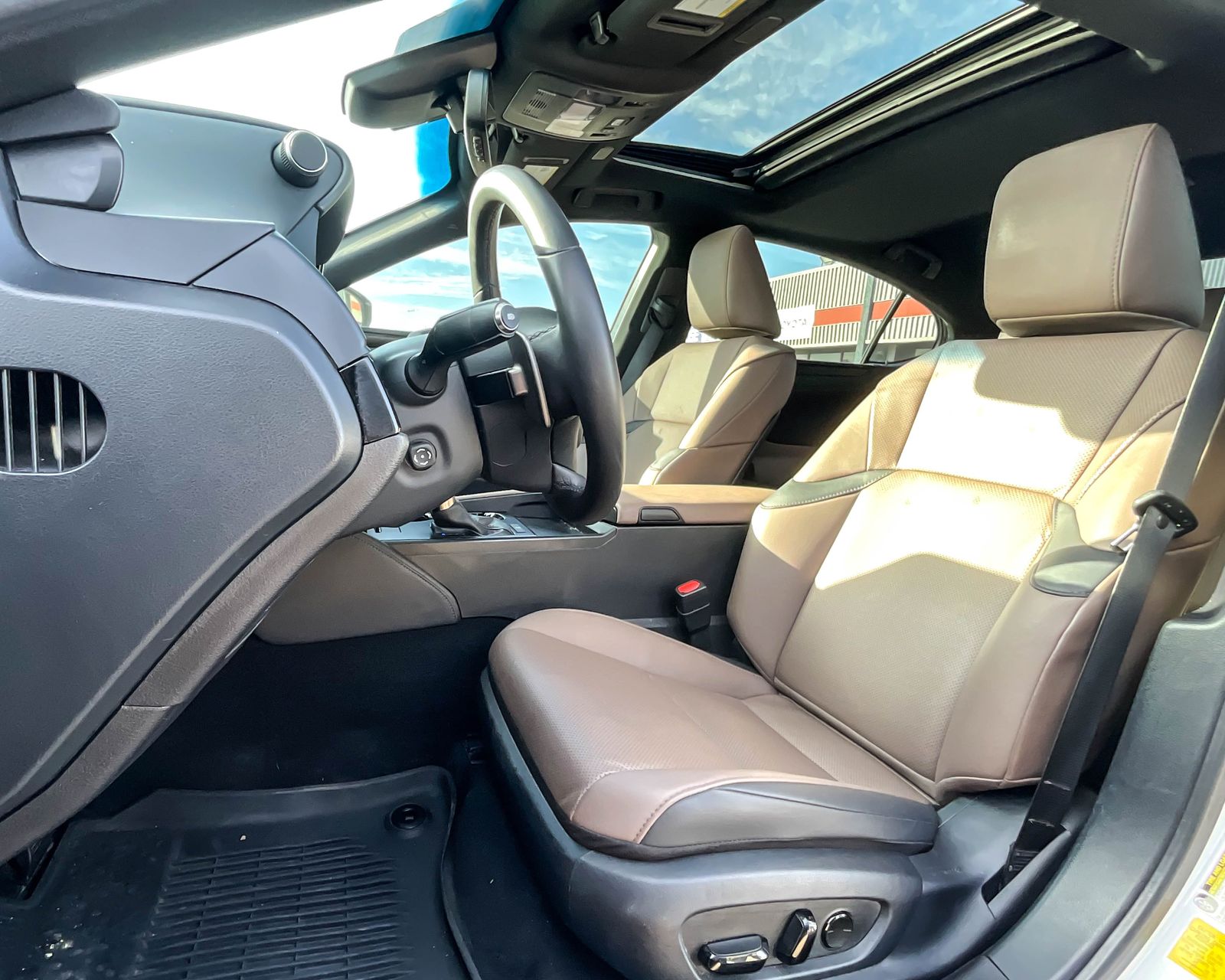 2023 Lexus ES 350 photo 10