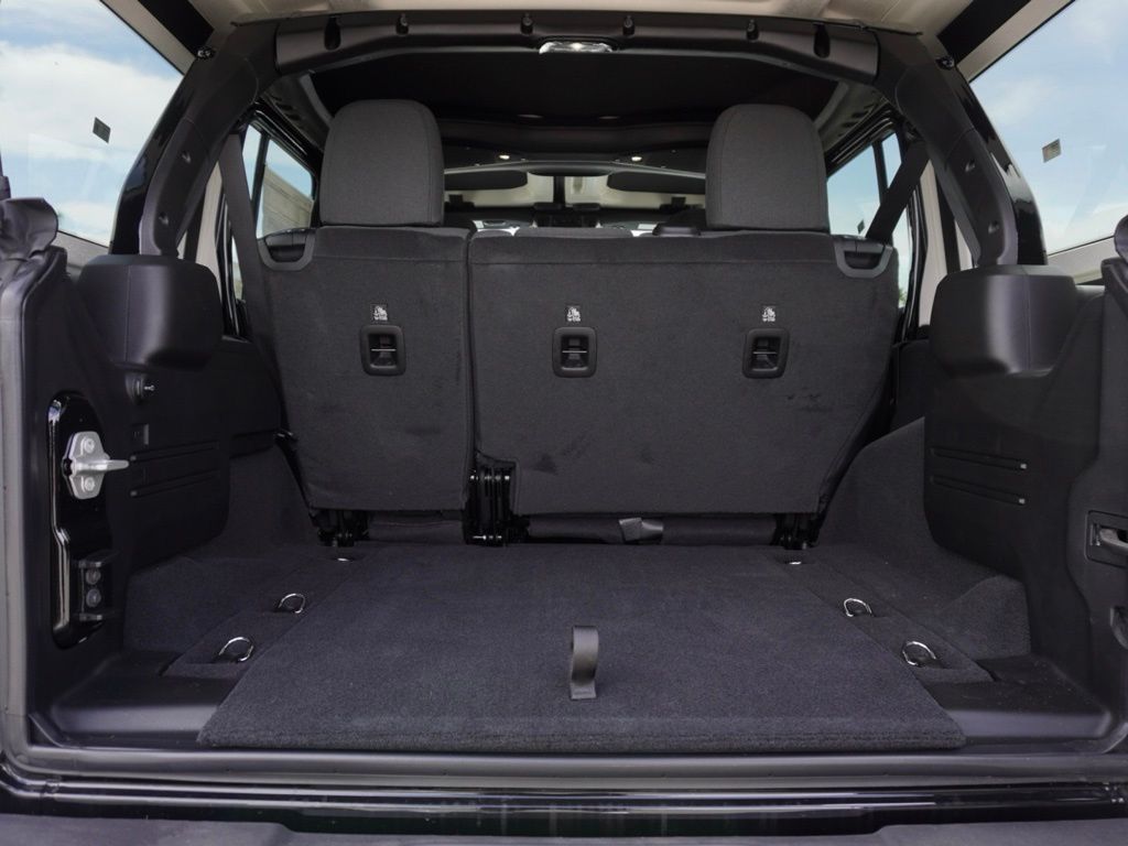 New 2024 Black Clear-Coat Exterior Paint Jeep 4-Door Sport S image 4