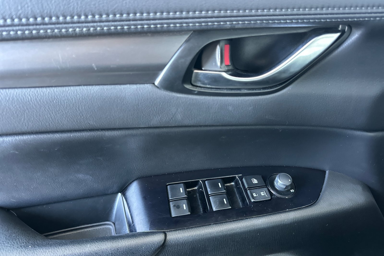 2020 Mazda CX-5 Touring photo 10