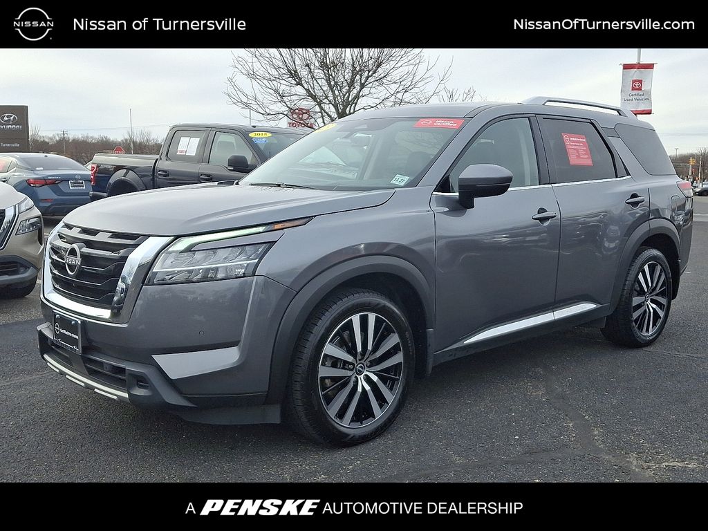 2023 Nissan Pathfinder Platinum
