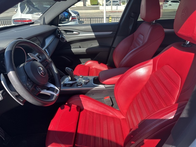2022 Alfa Romeo Stelvio Ti Sport photo 3