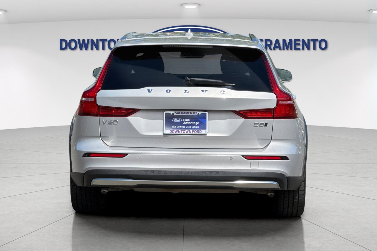 2024 Volvo V60 Cross Country B5 Plus photo 7
