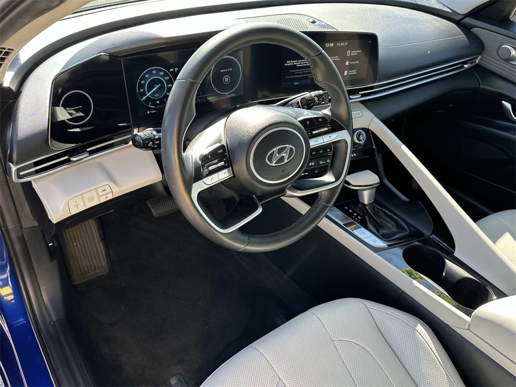 2023 Hyundai Elantra Hybrid Limited photo 2