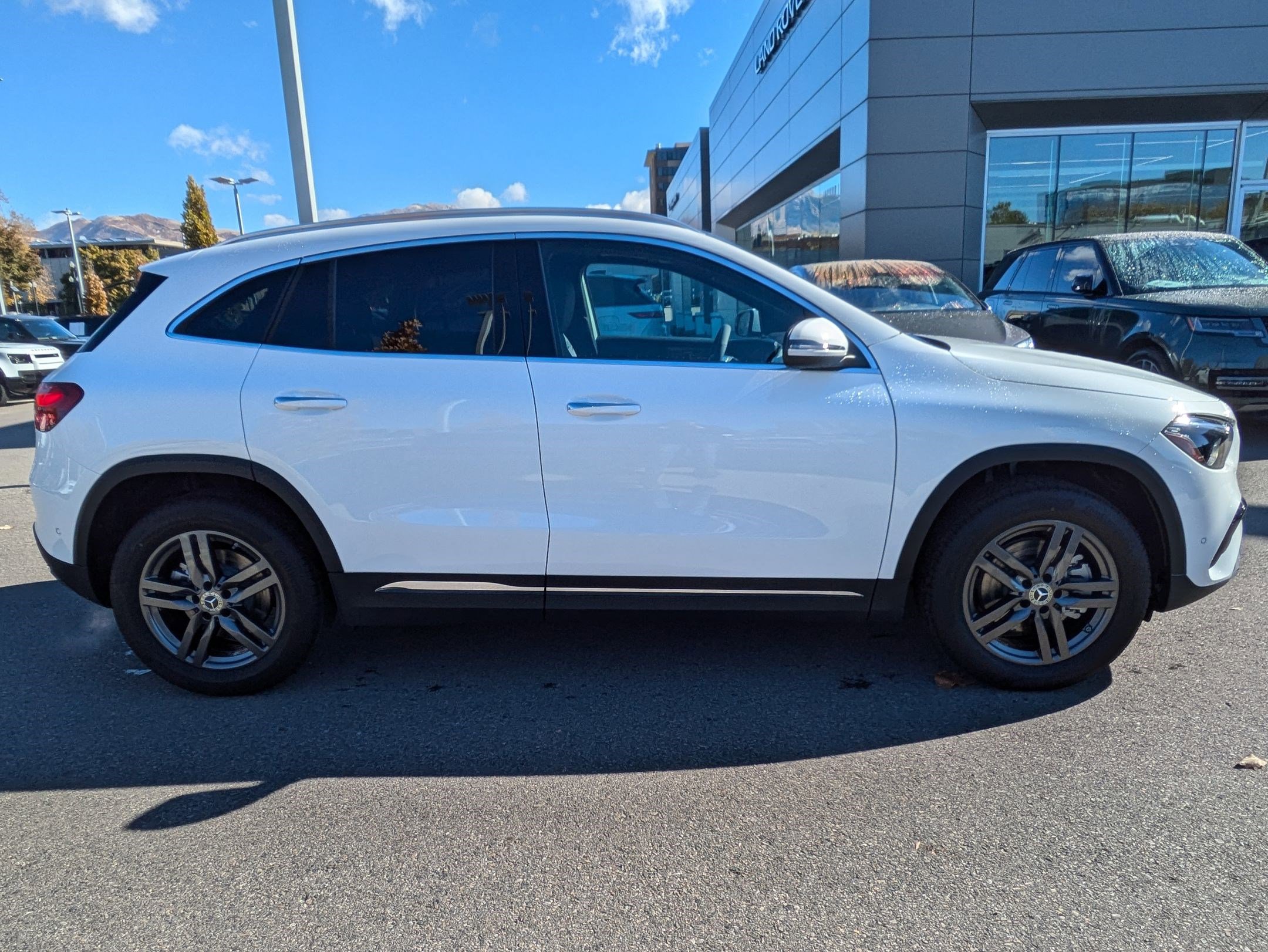 2025 Mercedes Benz GLA 250 4MATIC photo 2