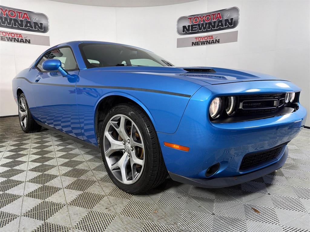 2015 Dodge Challenger SXT's photo