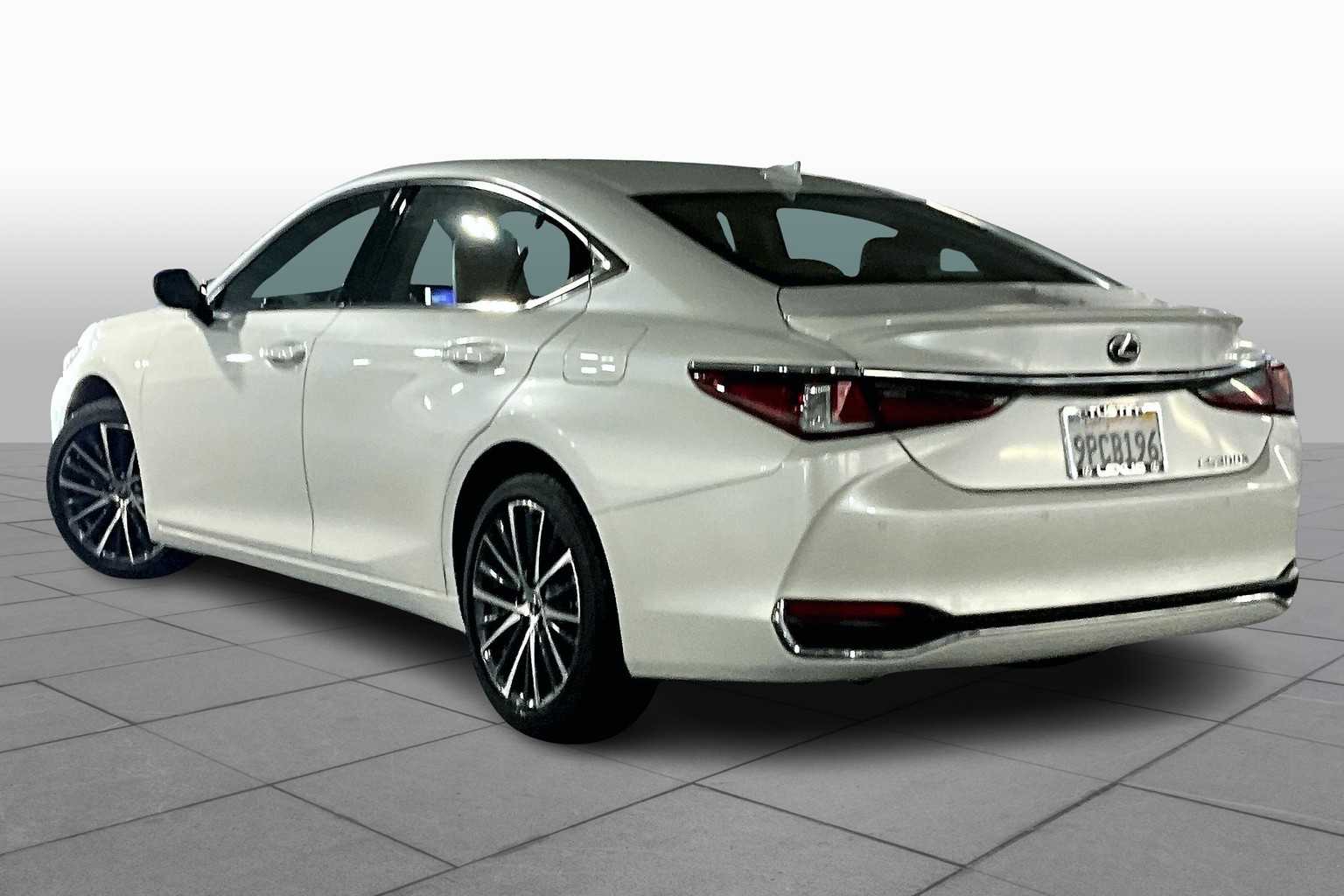 2025 Lexus ES Premium photo 11