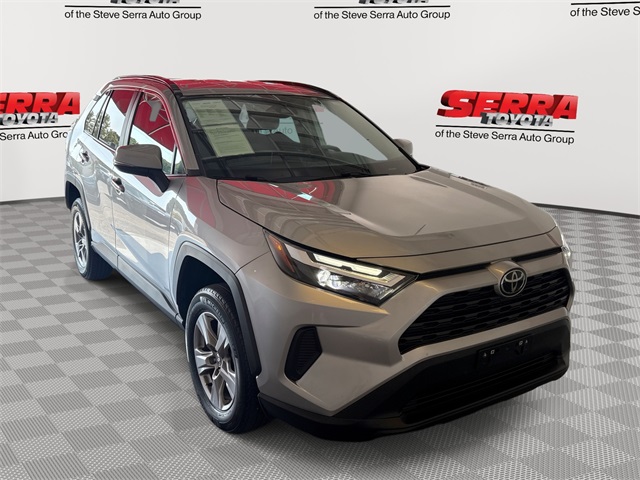 2024 Toyota RAV4 XLE's photo