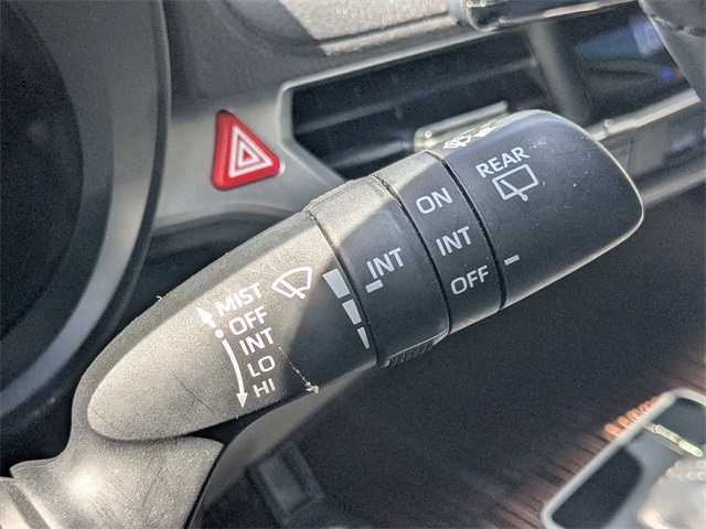 2022 Toyota Sienna XLE photo 25