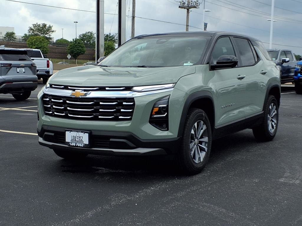 2026 Chevrolet Equinox LT photo 2
