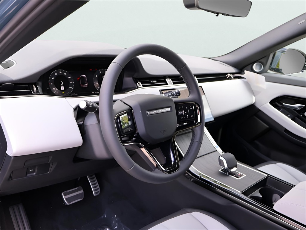 2026 Land Rover Range Rover Evoque Dynamic SE photo 15