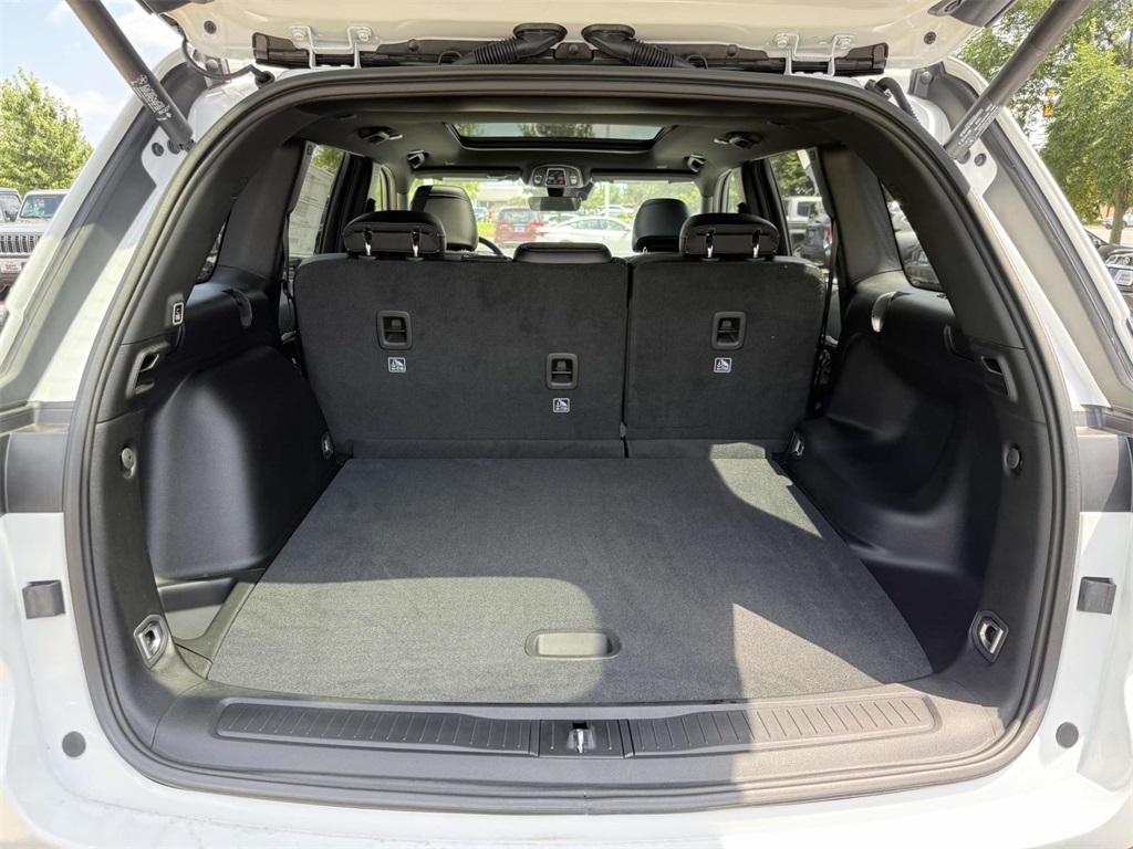 2025 Jeep Grand Cherokee Limited photo 28