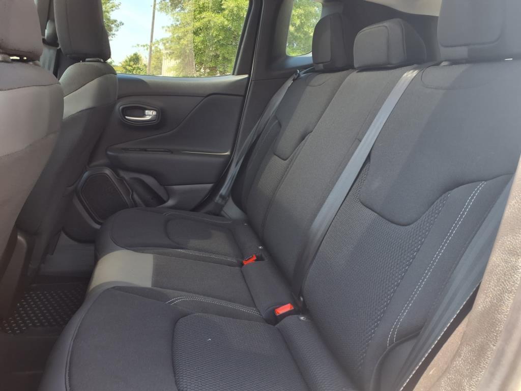2023 Jeep Renegade Altitude photo 6
