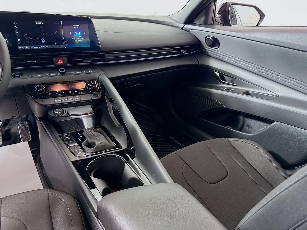 2025 Hyundai Elantra Hybrid SEL Sport photo 22