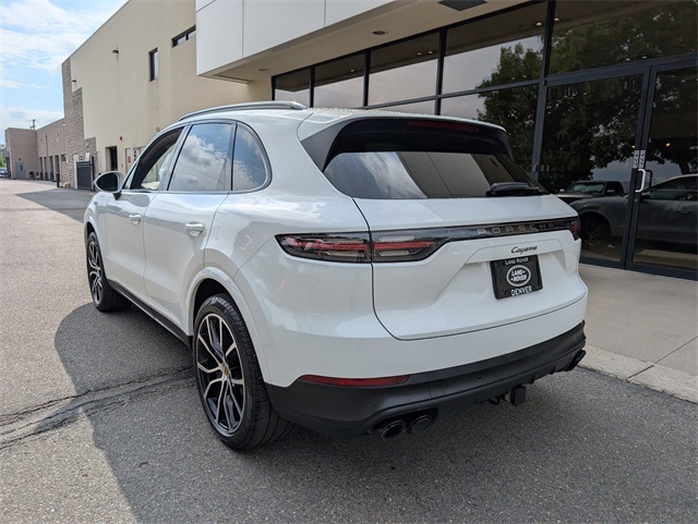 2023 Porsche Cayenne Platinum Edition photo 4