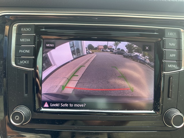 2018 Volkswagen Passat 2.0T SEL Premium photo 11