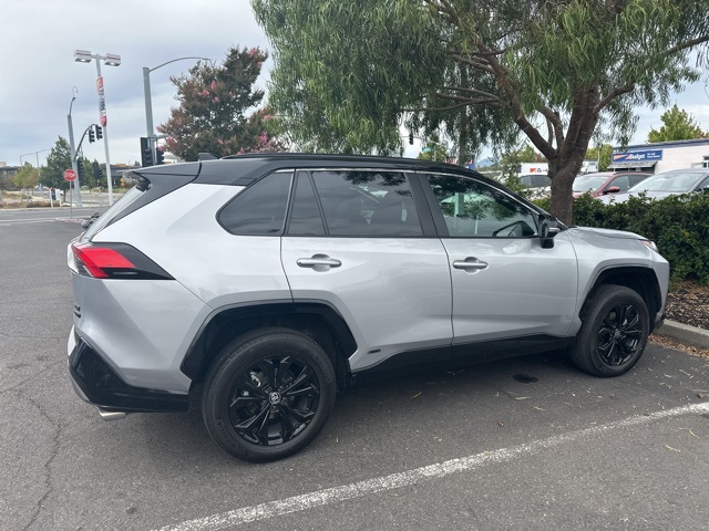 2022 Toyota RAV4 Hybrid XSE photo 4