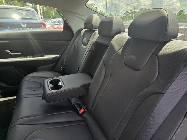 2025 Hyundai Elantra Limited photo 12
