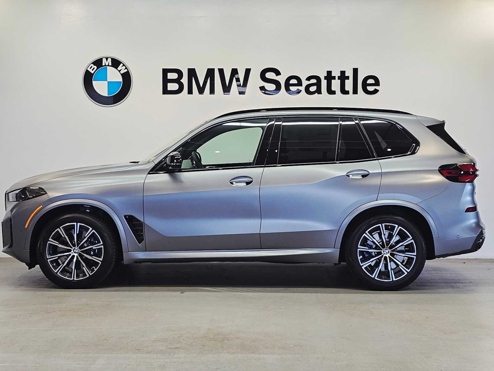 2026 Bmw X5 M60i photo 3