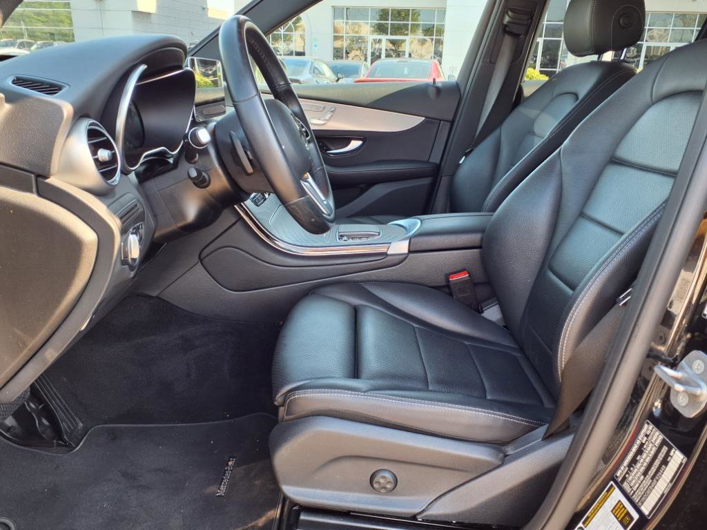 2021 Mercedes Benz GLC 300 4MATIC photo 3