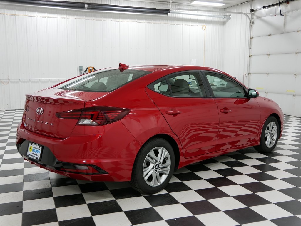 2020 Hyundai Elantra Value Edition photo 3