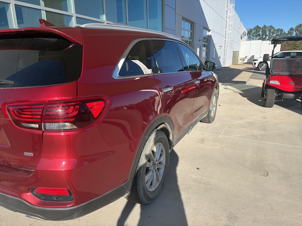 2019 Kia Sorento LX photo 2