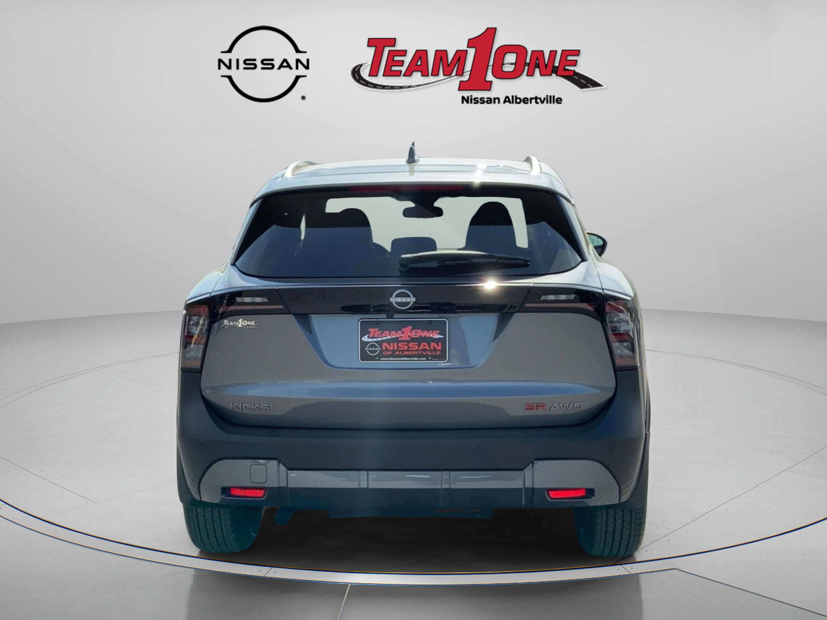2025 Nissan Kicks SR photo 3