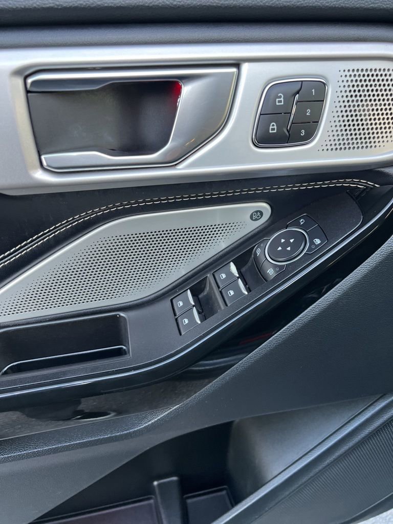 2022 Ford Explorer ST photo 19