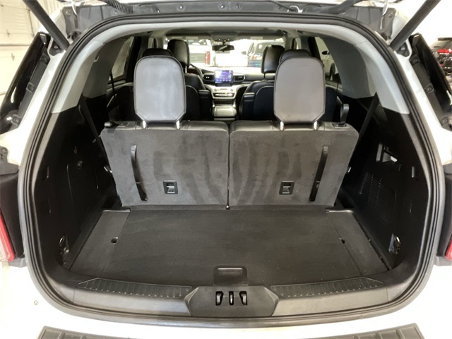 2022 Ford Explorer XLT photo 3