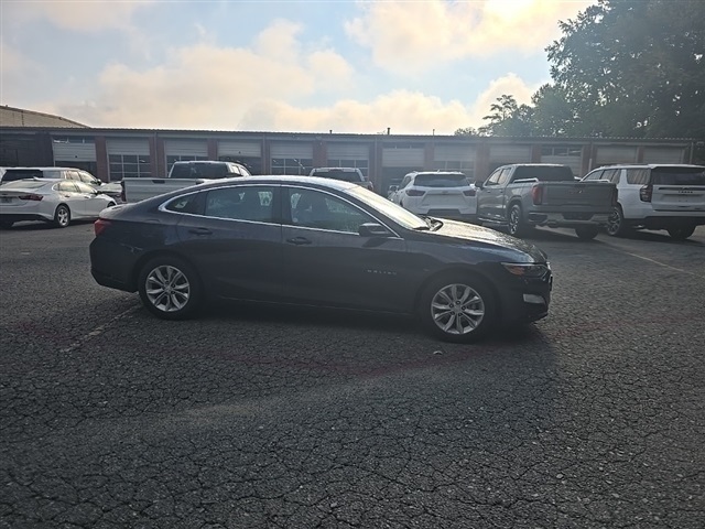 2023 Chevrolet Malibu 1LT photo 2