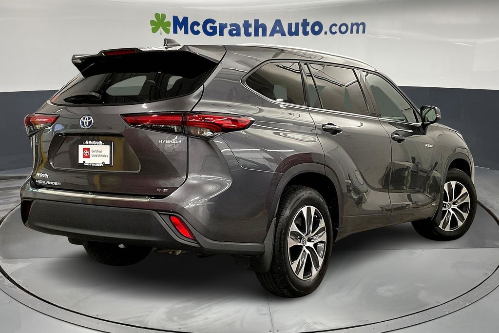 2021 Toyota Highlander Hybrid XLE photo 12