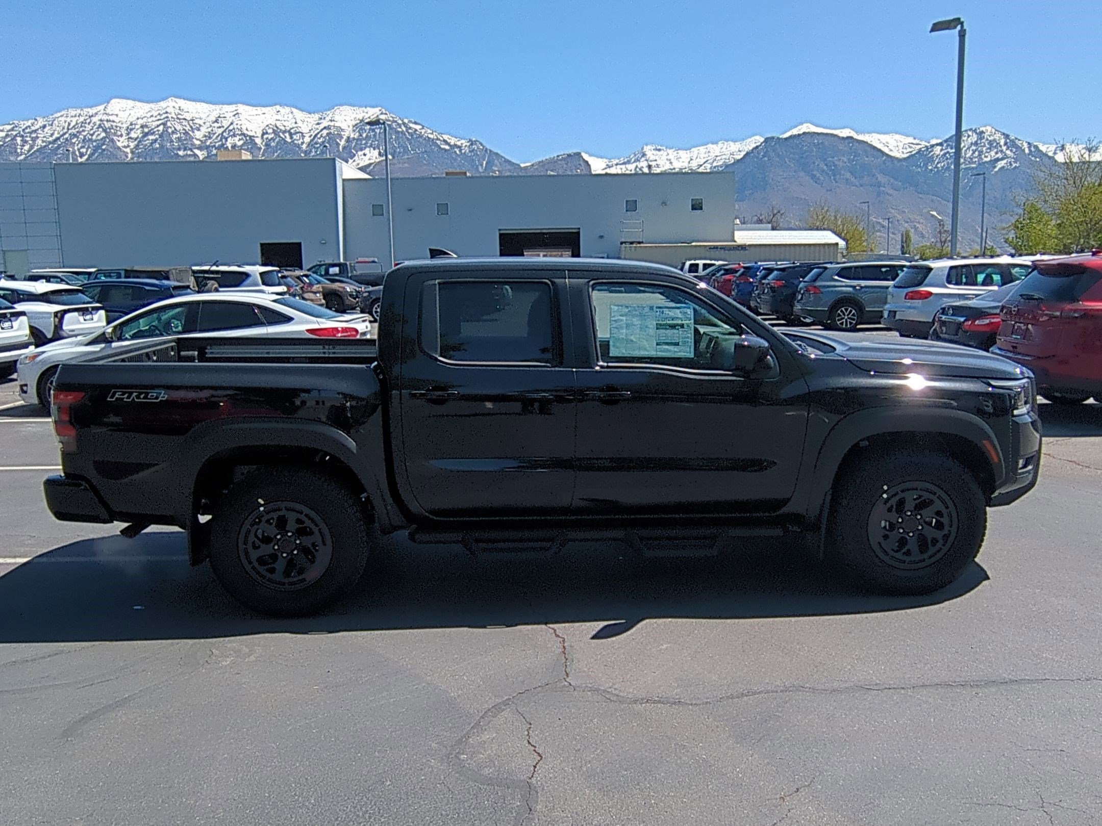 2025 Nissan Frontier PRO-4X photo 2
