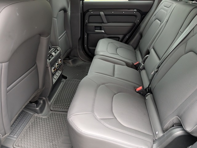 2025 Land Rover Defender 110 S photo 28