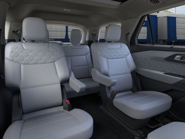 2025 Ford Explorer Platinum photo 9