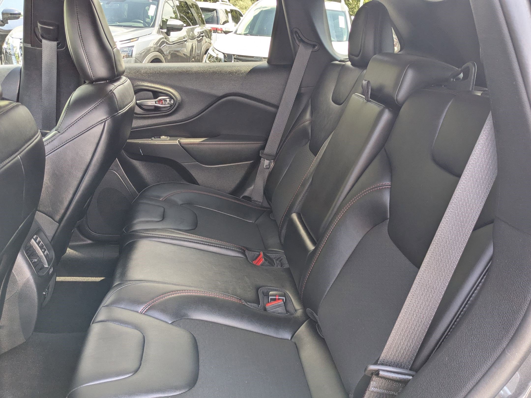 2022 Jeep Cherokee Trailhawk photo 26