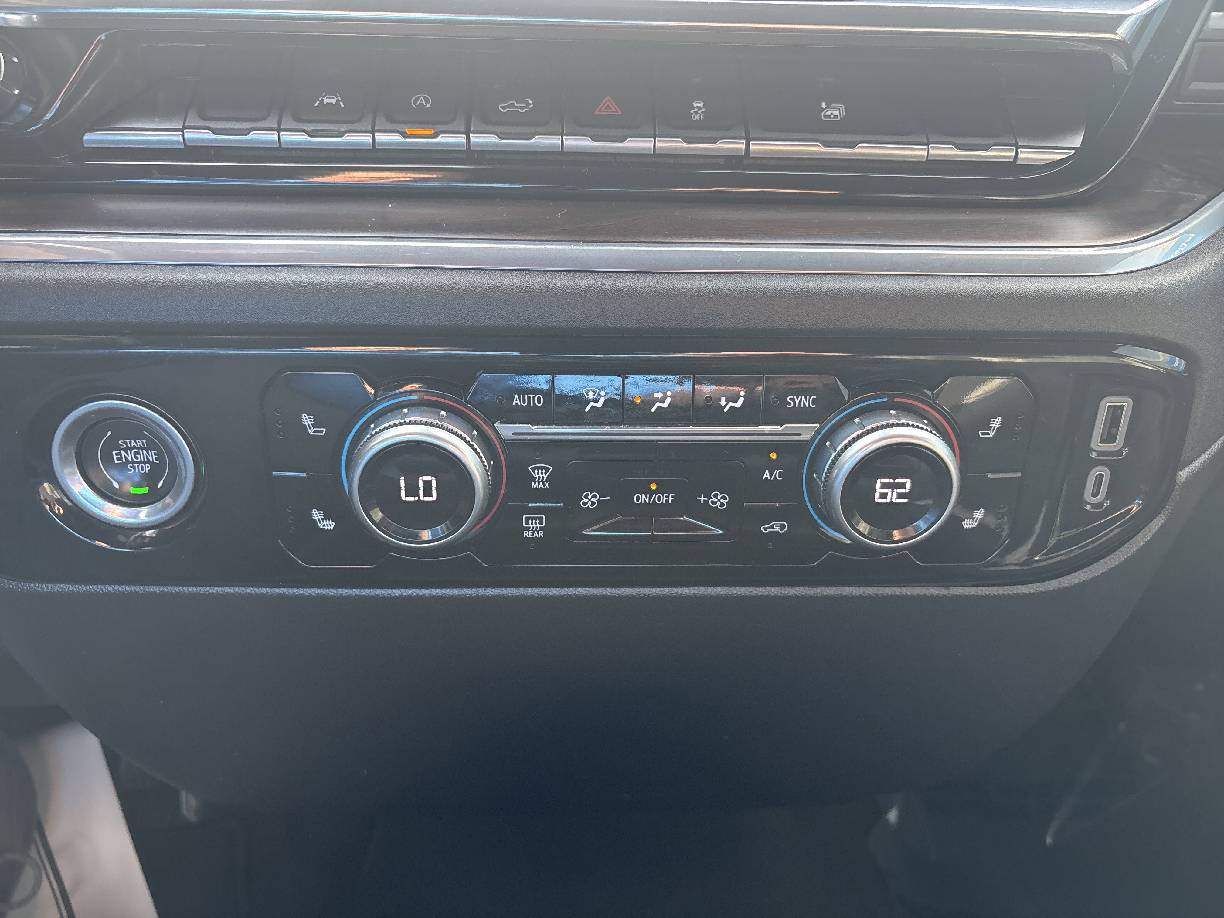 2024 Gmc Sierra 1500 SLT photo 2